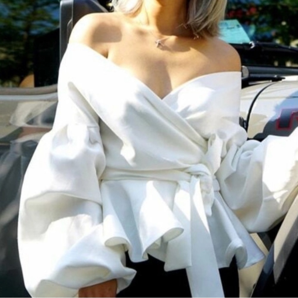 Luxe white cold shoulder lantern sleeve belted blouse